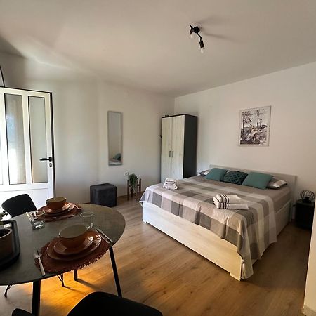Studio Apartment Coce Trogir Exterior foto