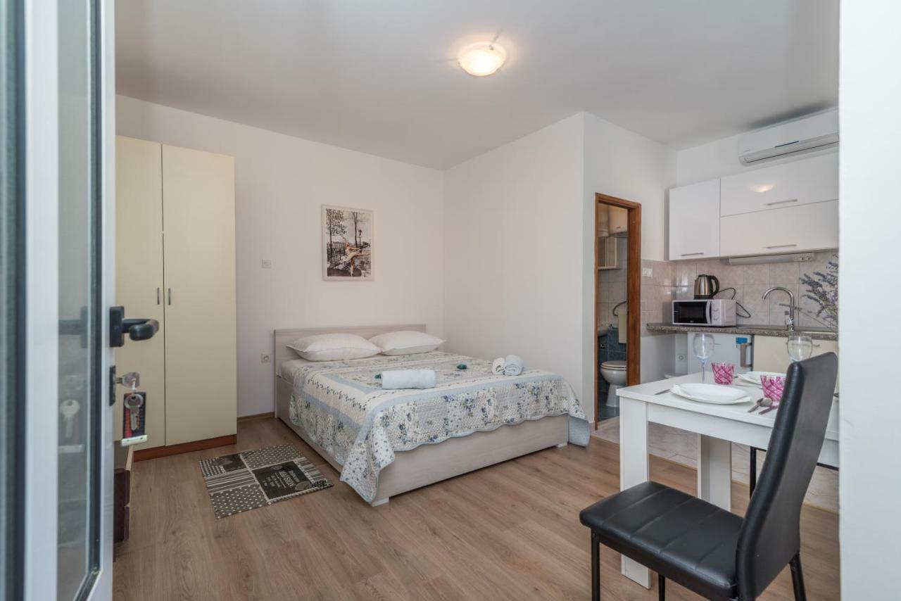 Studio Apartment Coce Trogir Exterior foto